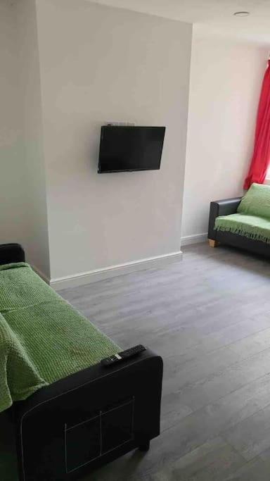 Catherine 5 Bedroom House Crewe Extérieur photo