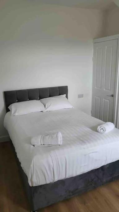 Catherine 5 Bedroom House Crewe Extérieur photo