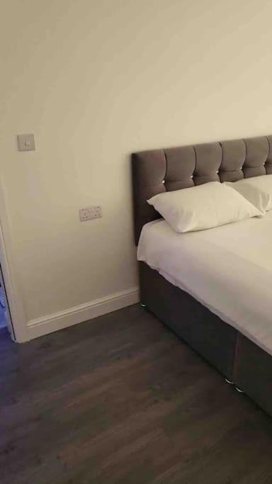 Catherine 5 Bedroom House Crewe Extérieur photo