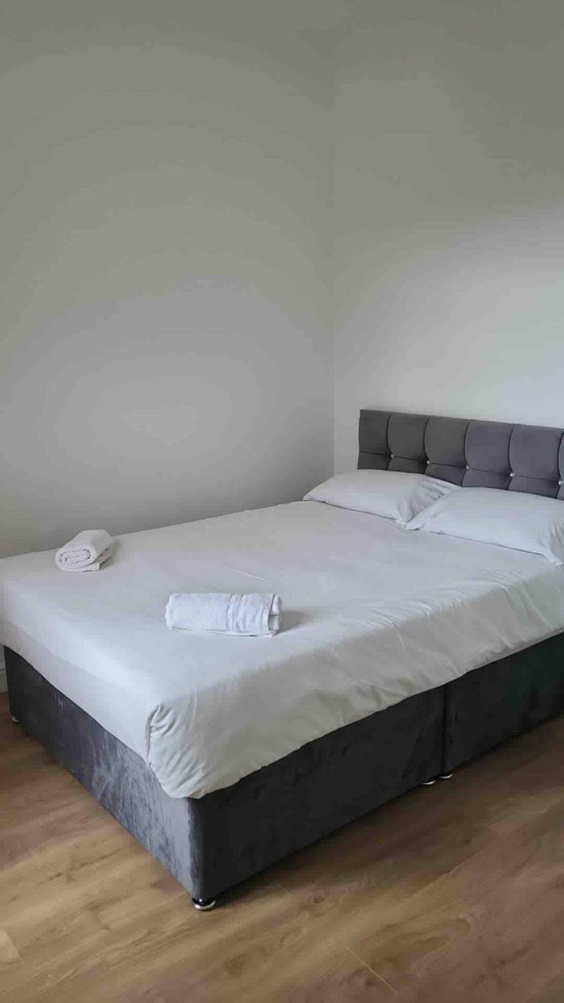 Catherine 5 Bedroom House Crewe Extérieur photo
